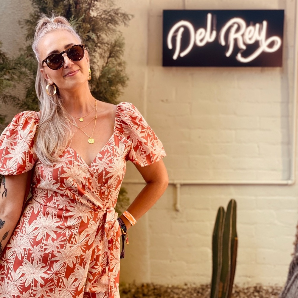 Orange/Pink Romper with Palm Trees and Puff Sleeves (Large)